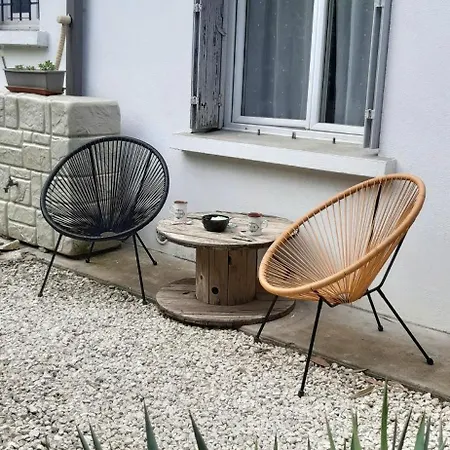 Apartament Confortable Terrasse & Gare Et Centre 10 Min A Pied Nîmes